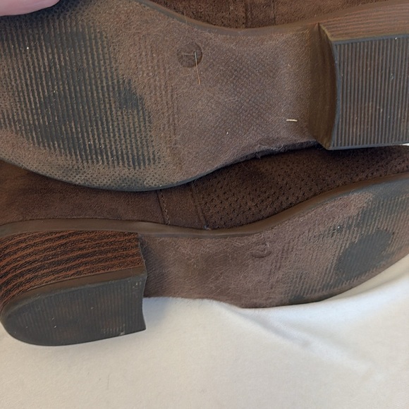 Refresh bootie Rider-05 style line slip on elastic side 1.5” block heels Size 7 - Picture 5 of 7